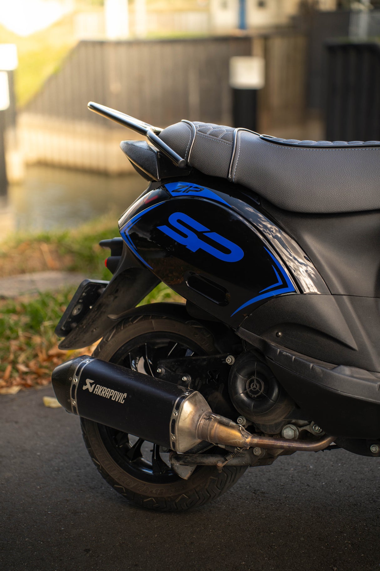 Akrapovic Auspuff + Krümmer Piaggio / Vespa 4 Takt 2V