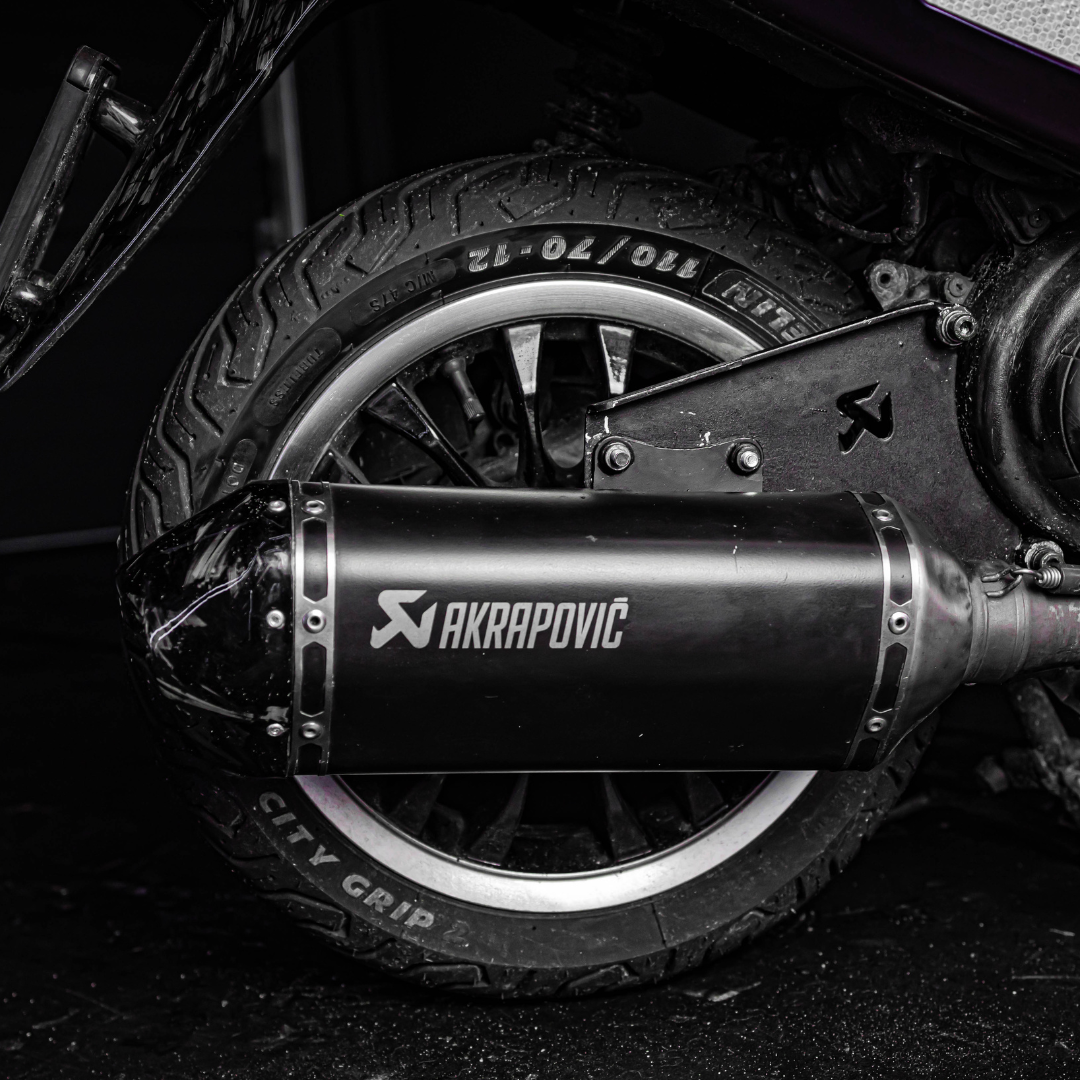 Pot d'échappement Akrapovic + coude Piaggio Zip / Vespa Sprint 4T3V Iget Euro 4 4T