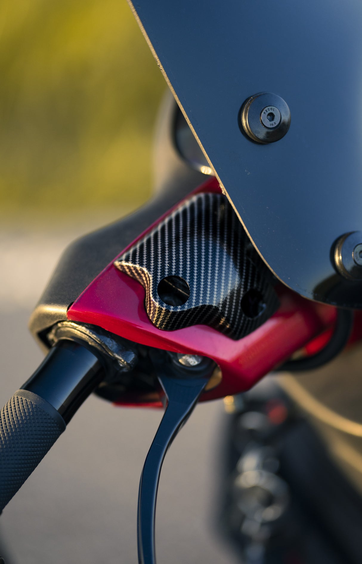 Bremstopfabdeckung Carbon Look Piaggio Zip