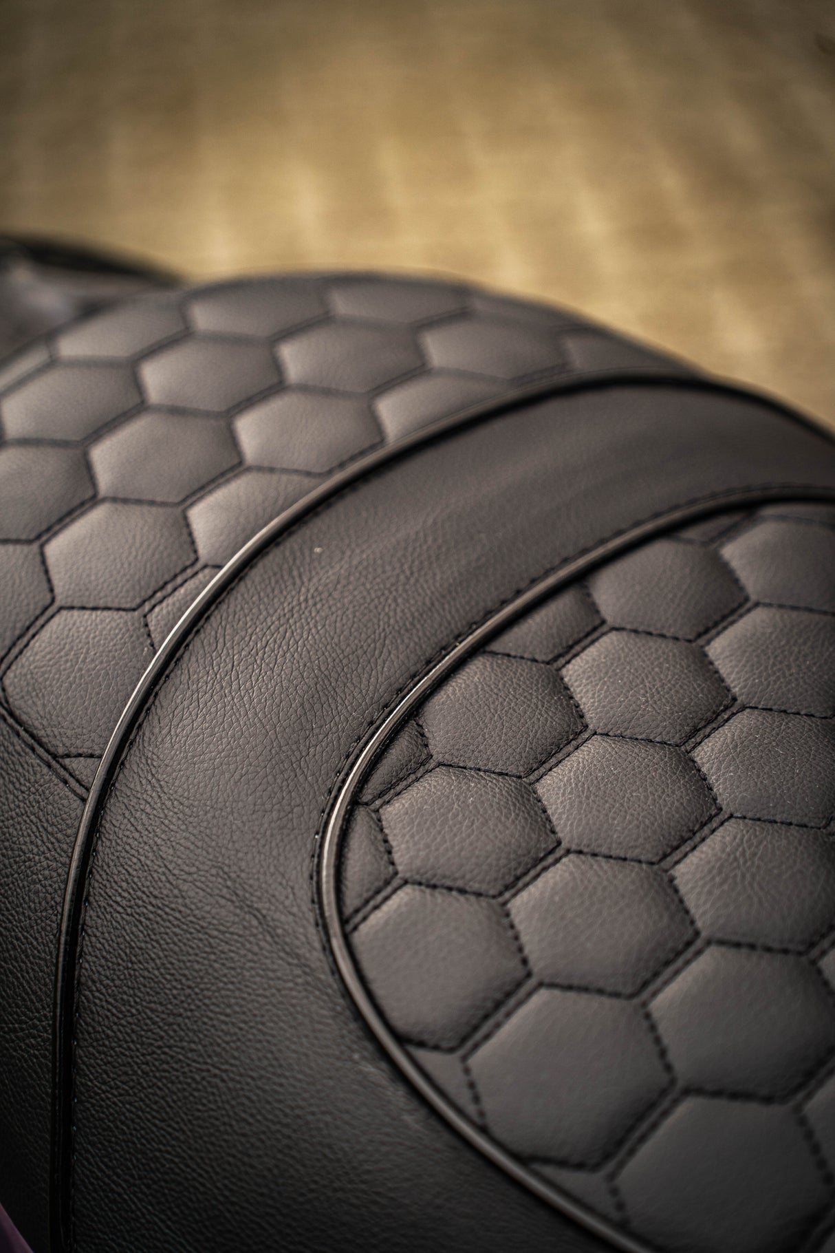 Sattelabdeckung RS Black Piaggio Zip 2 /4 Strich