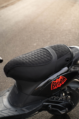 Housse de Selle Fenom Look Alcantara Noir Piaggio Zip
