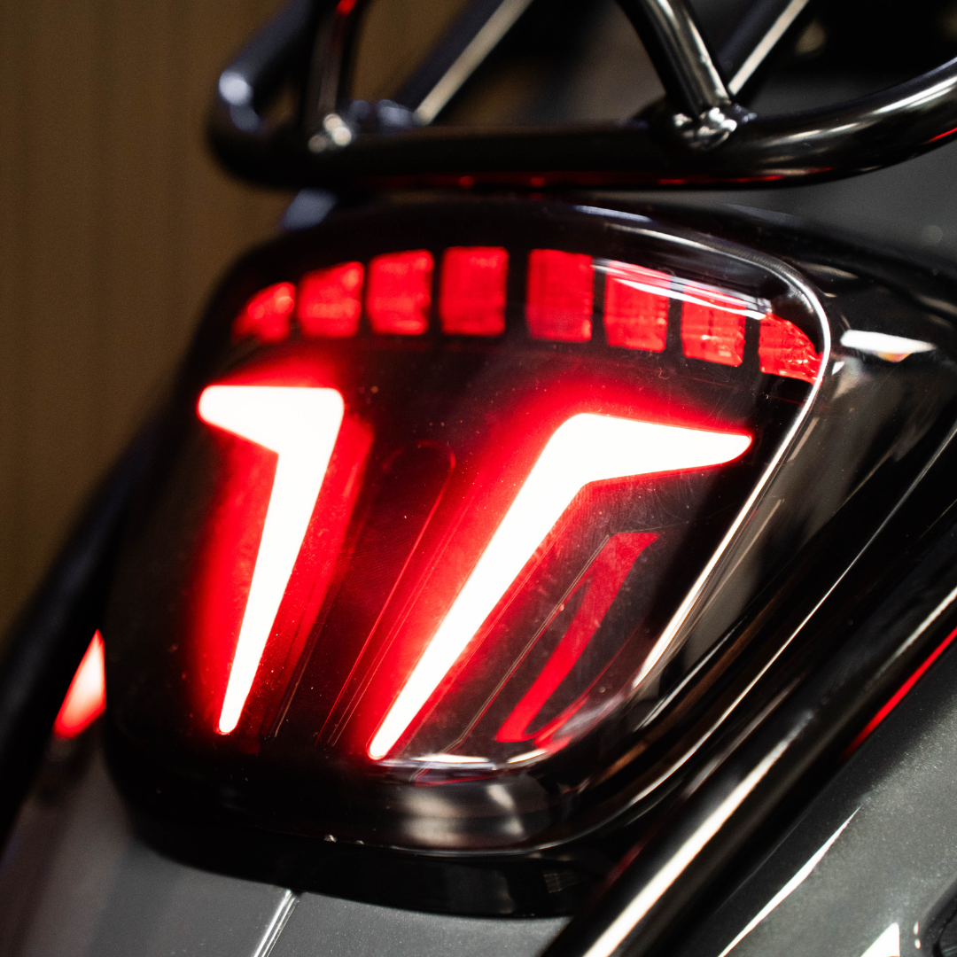 Feu arrière LED Série T Fumé Vespa Sprint / Primavera